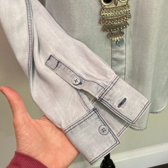 ARITZIA  Montana Chambray Button Down - Picture 5 of 13